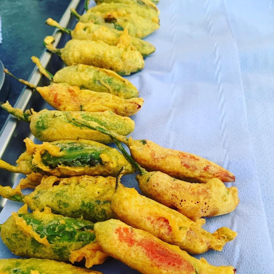 Bread pakora with green chutney